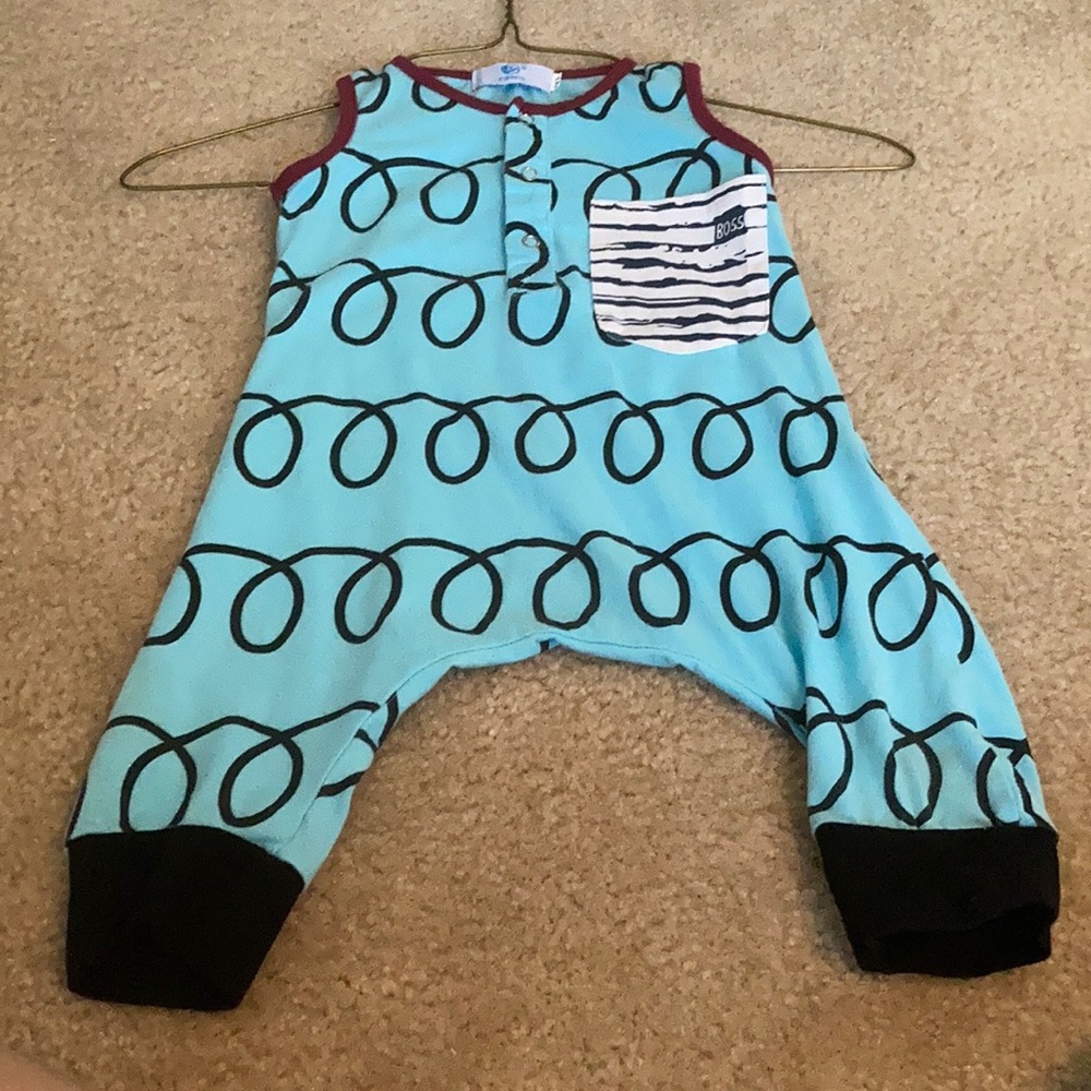 Gently worn adorable Canis jumper
